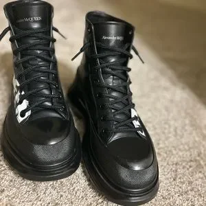 Alexander McQueen | Shoes | Black Alexander Mcqueen Boots  display picture 3
